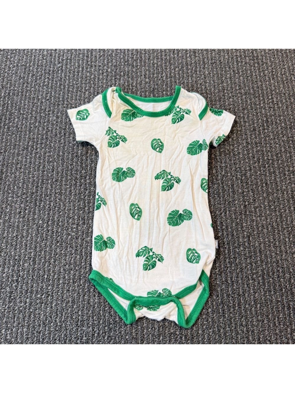 Kyte Baby Bamboo Bodysuit with Green Leaf Print, Size 3-6 Months Monstera Print